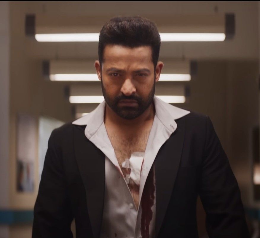 War 2 मूवी का एक्शन सीन ऋतिक रोशन VS जूनियर NTR